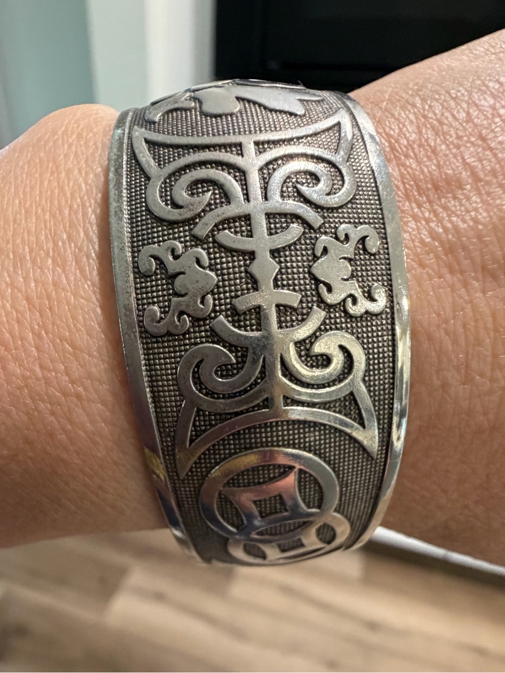 Vintage Chinese Solid Fine Silver "Fu" Good Fortune Cuff Bracelet 37.2g
